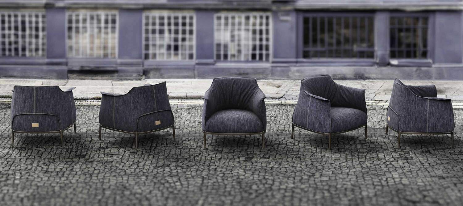 Archibald Denim Edition | 扶手椅 Poltrona Frau的Archibald牛仔版扶手椅,融合牛仔布与Pelle Frau®,展现意大利传统与创新。