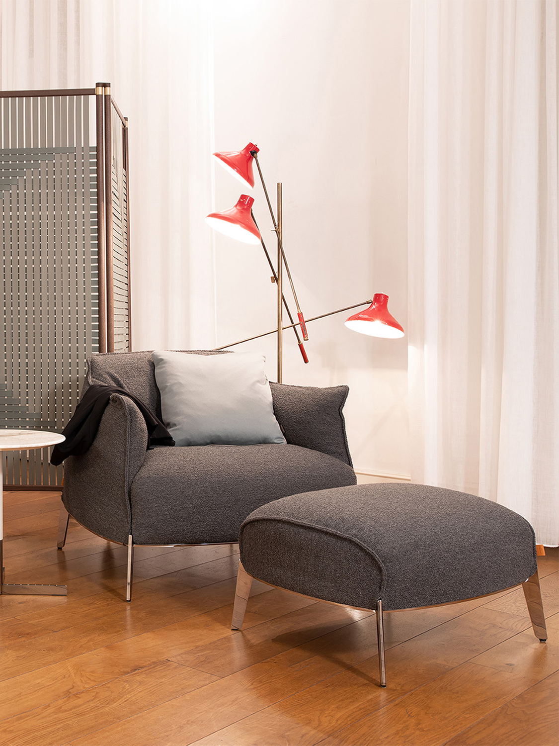 01 archibald gran comfort armchair