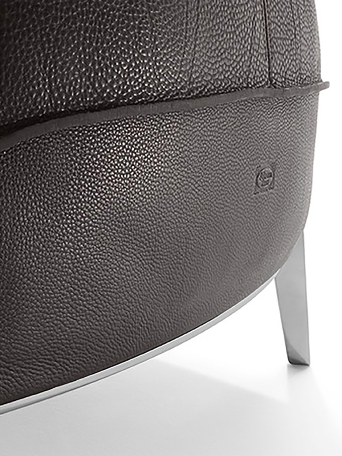 16 archibald gran comfort armchair