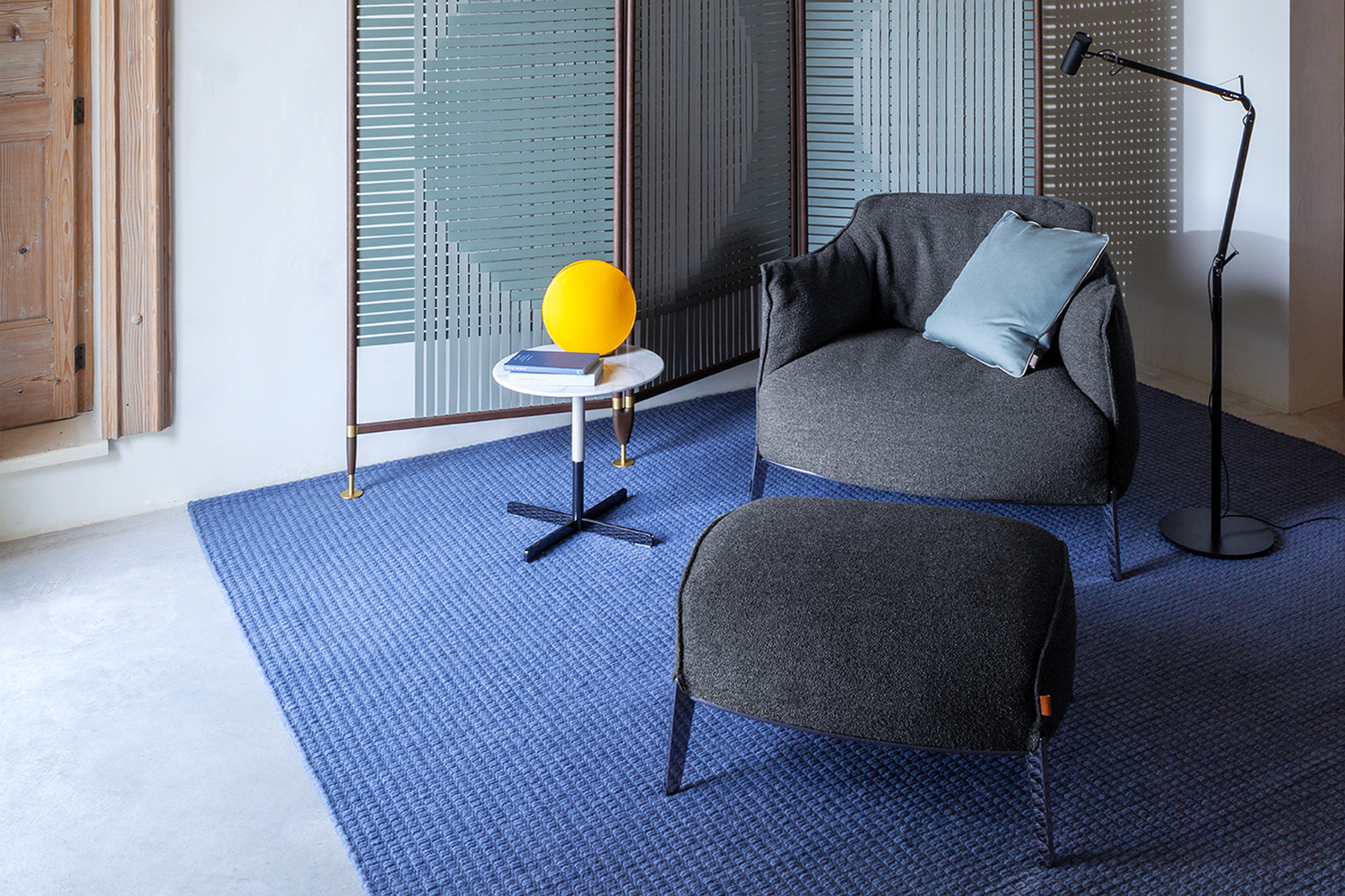 Archibald Gran Comfort | Ottoman Archibald Gran Comfort pouf by Poltrona Frau, upholstered in high-quality leather, a masterpiece of Italian design.