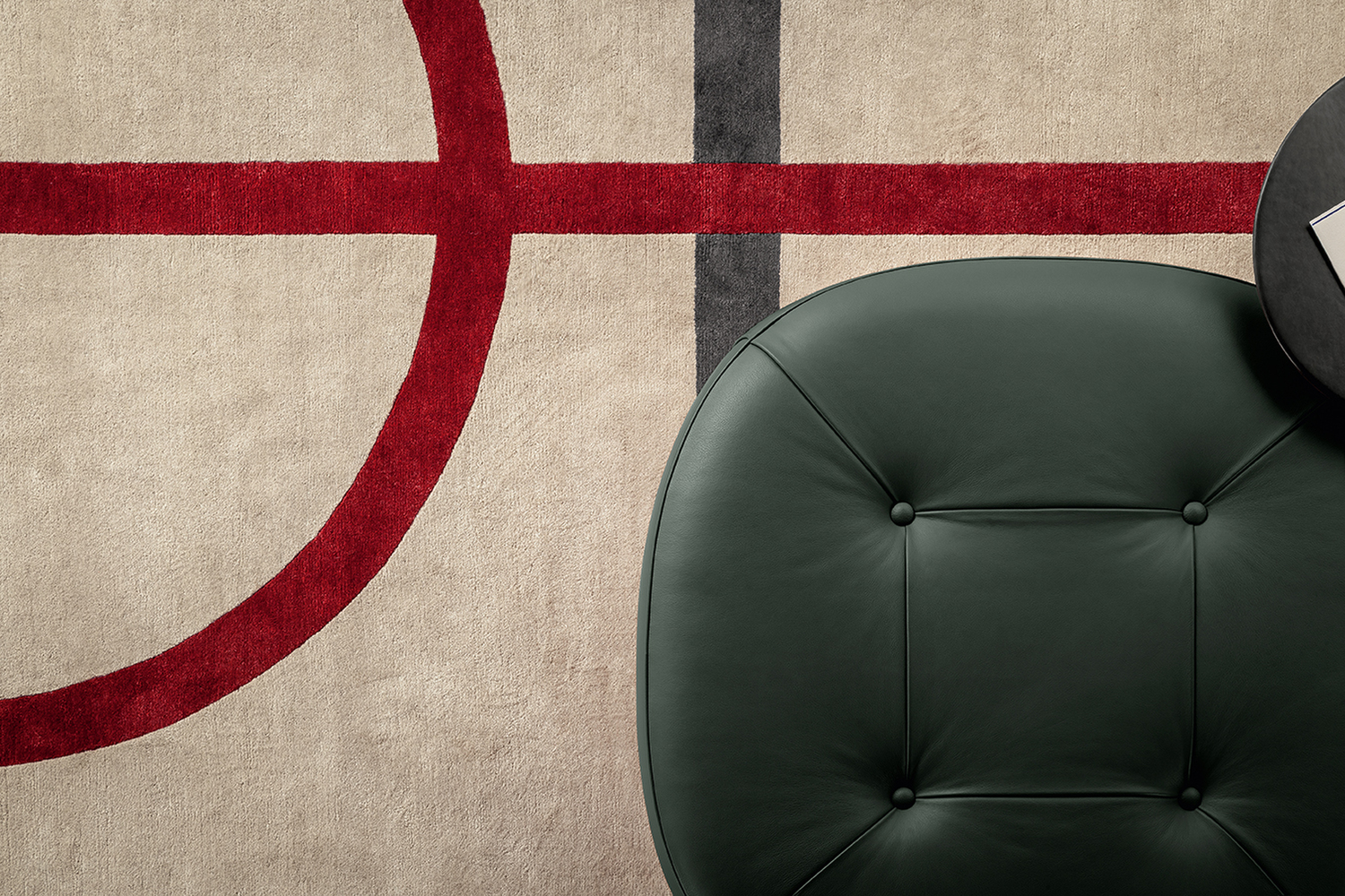 Billie | 地毯 Poltrona Frau的Billie地毯,手工羊毛編織,幾何圖樣,靈感源自義大利設計。