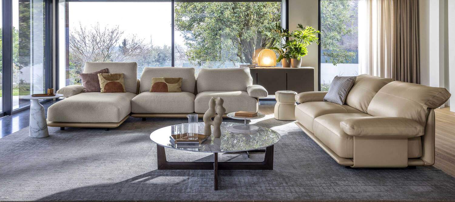 Poltrona Frau的Blisscape沙发，采用Pelle Frau®包覆，环绕式设计，适合豪华客厅。