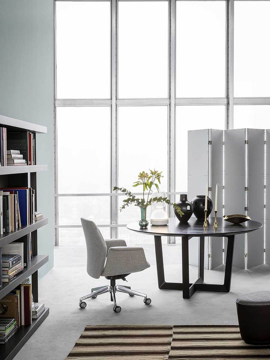 01 bolero round table