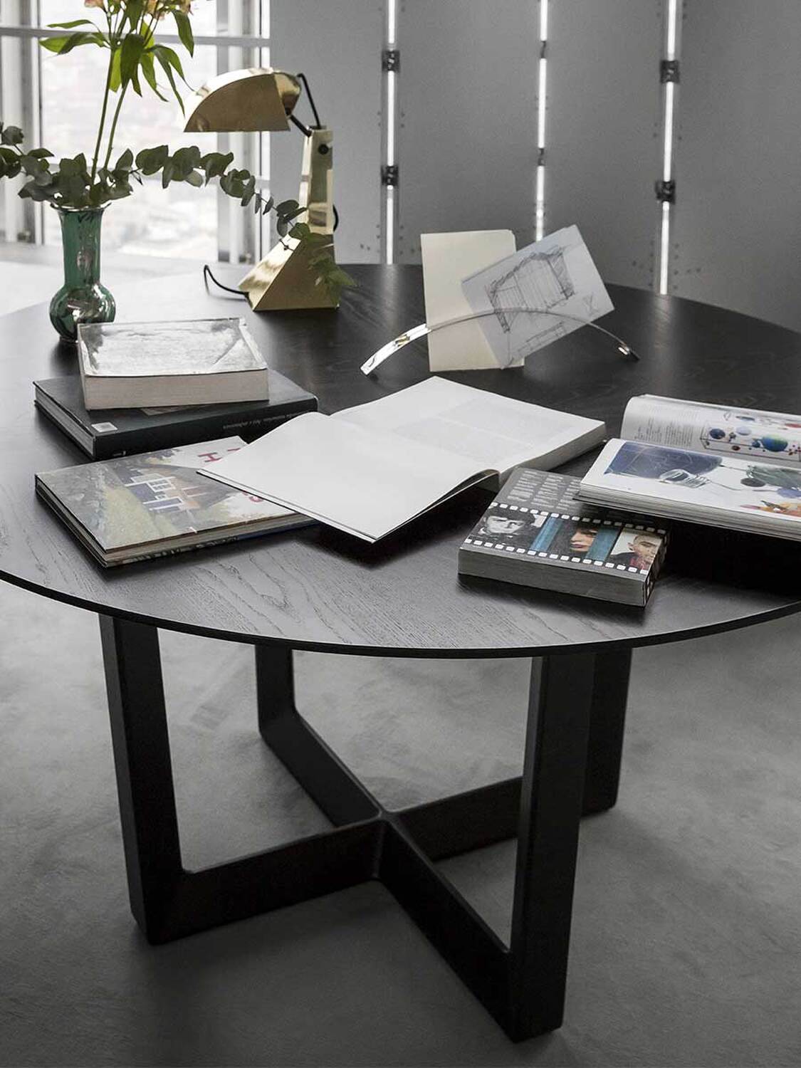 03 bolero round table