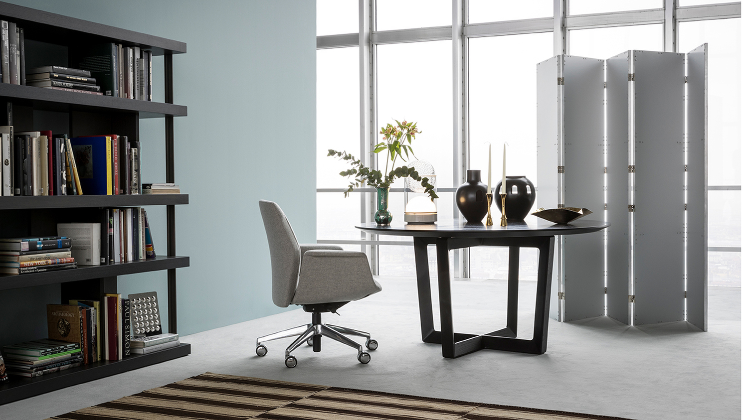 01 bolero round table