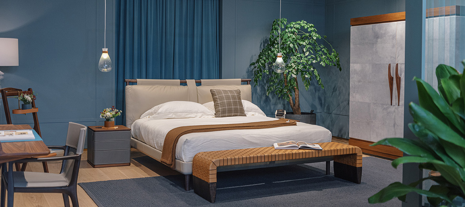 Brera | 长凳 Poltrona Frau Brera长凳,意大利奢华设计,手工编织鞍皮座面与摩卡或乌木色实心白蜡木腿