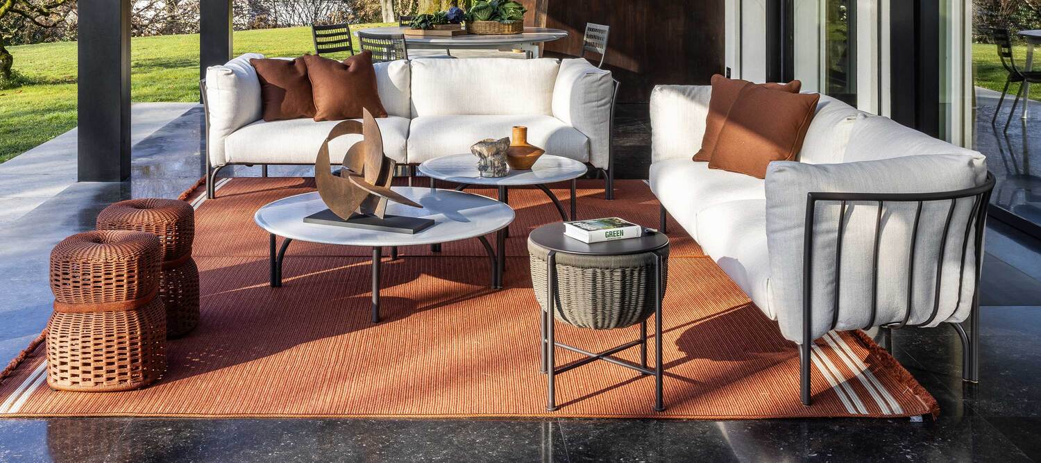 Cestlavie Outdoor | 篮子 Poltrona Frau Cestlavie Outdoor小桌,GamFratesi设计,编织绳篮与粉末涂层铝框架,可作桌子、容器或冰箱使用,可选配带皮革拉环的盖板