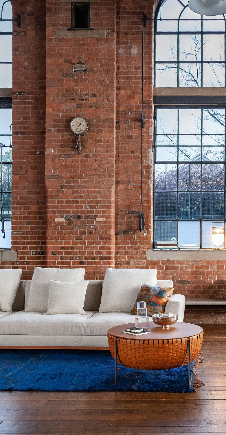 Cestlavie | 带储物功能的小桌 Poltrona Frau Cestlavie收纳小桌,GamFratesi设计,鞍皮桌兼收纳篮,Pelle Frau®皮革翻盖,钢架枪灰或古铜色