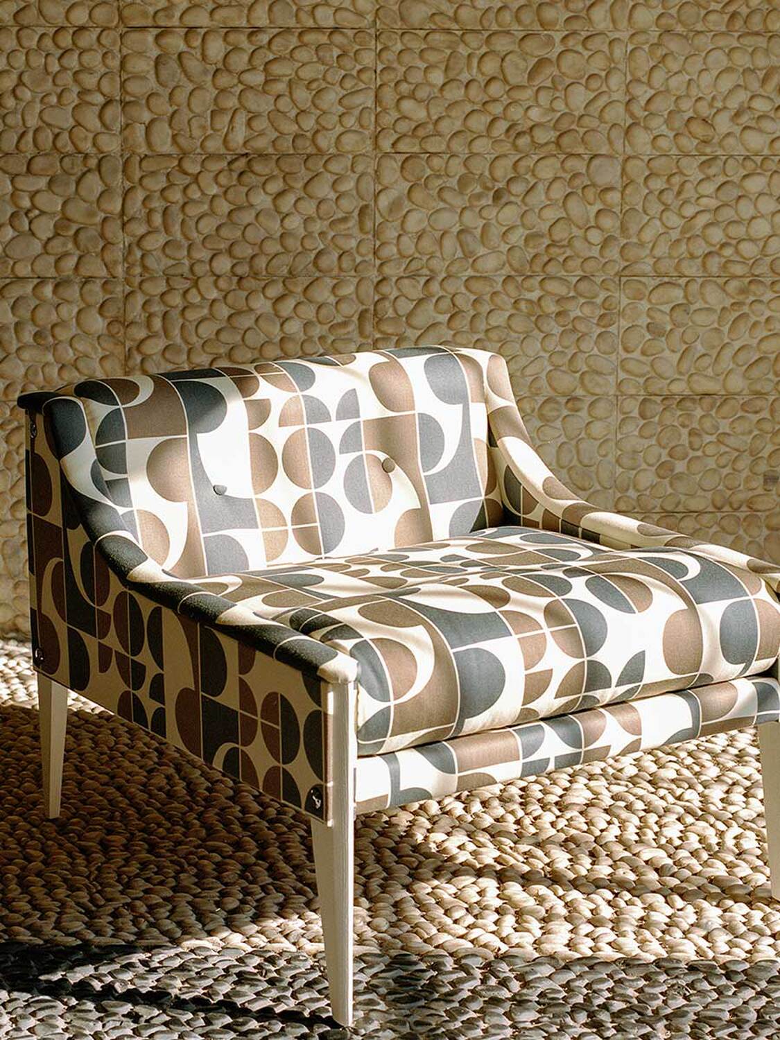 01 dezza 12 armchair