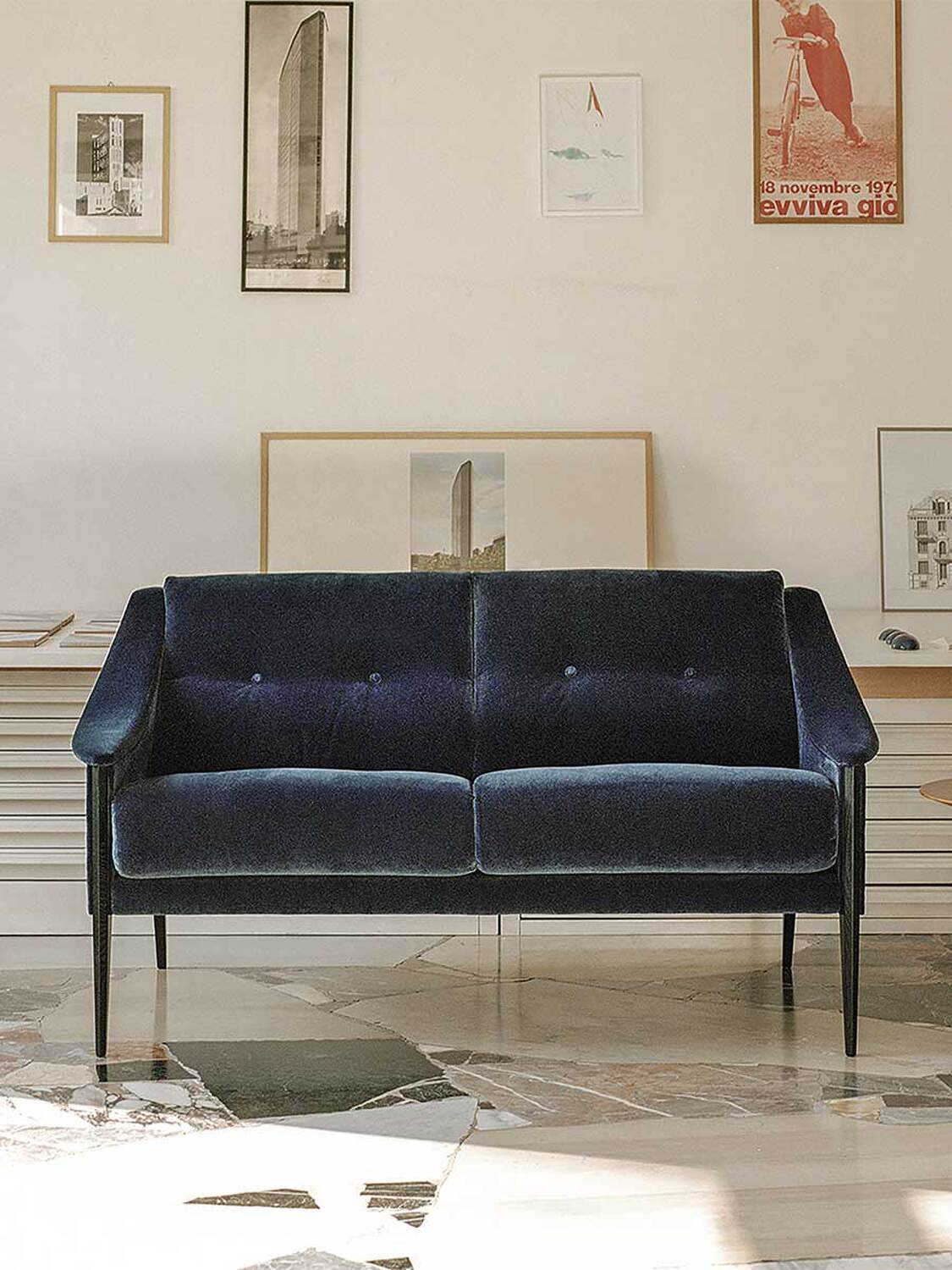 01 dezza 24 sofa