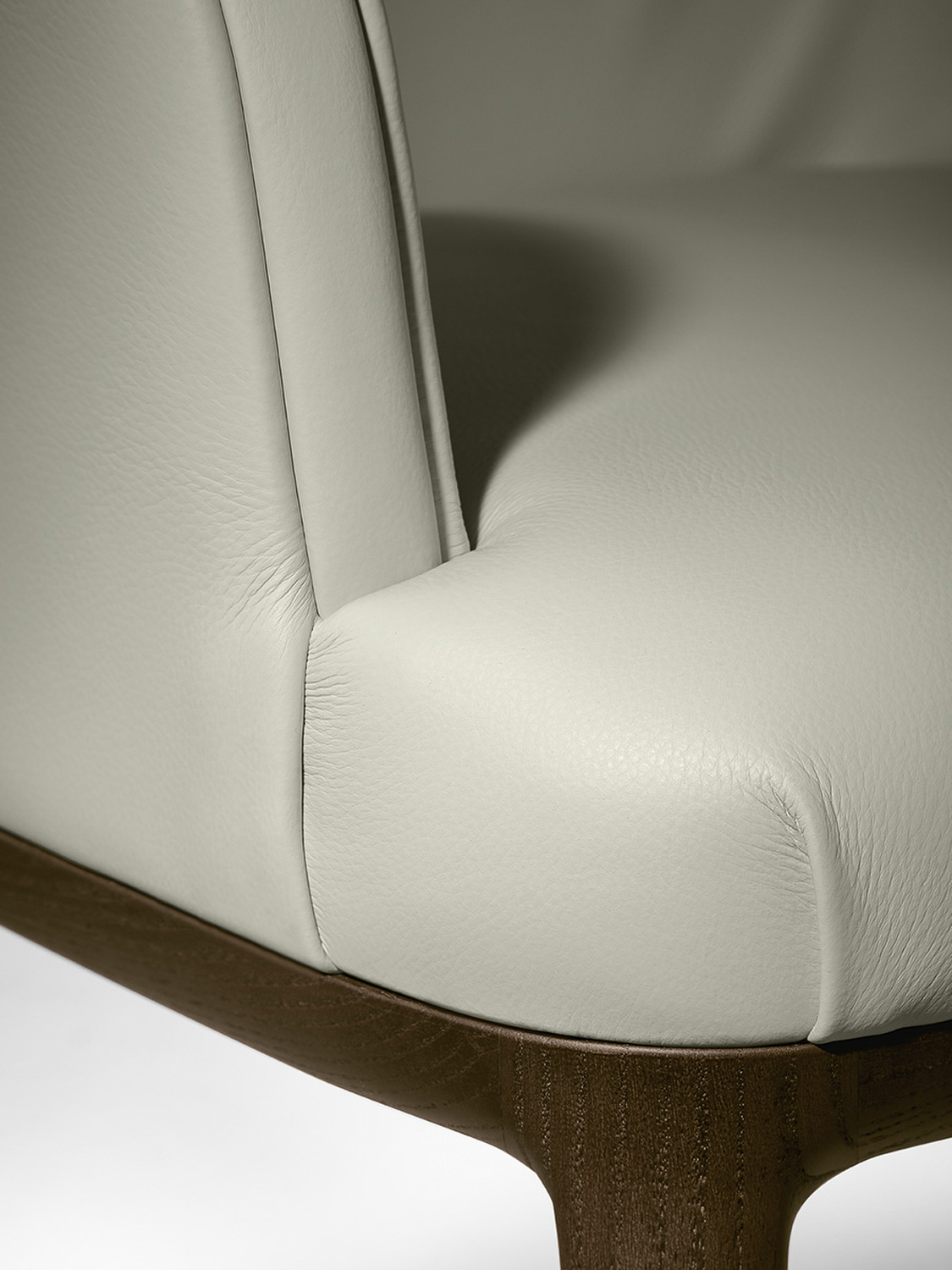 11 diva small armchair