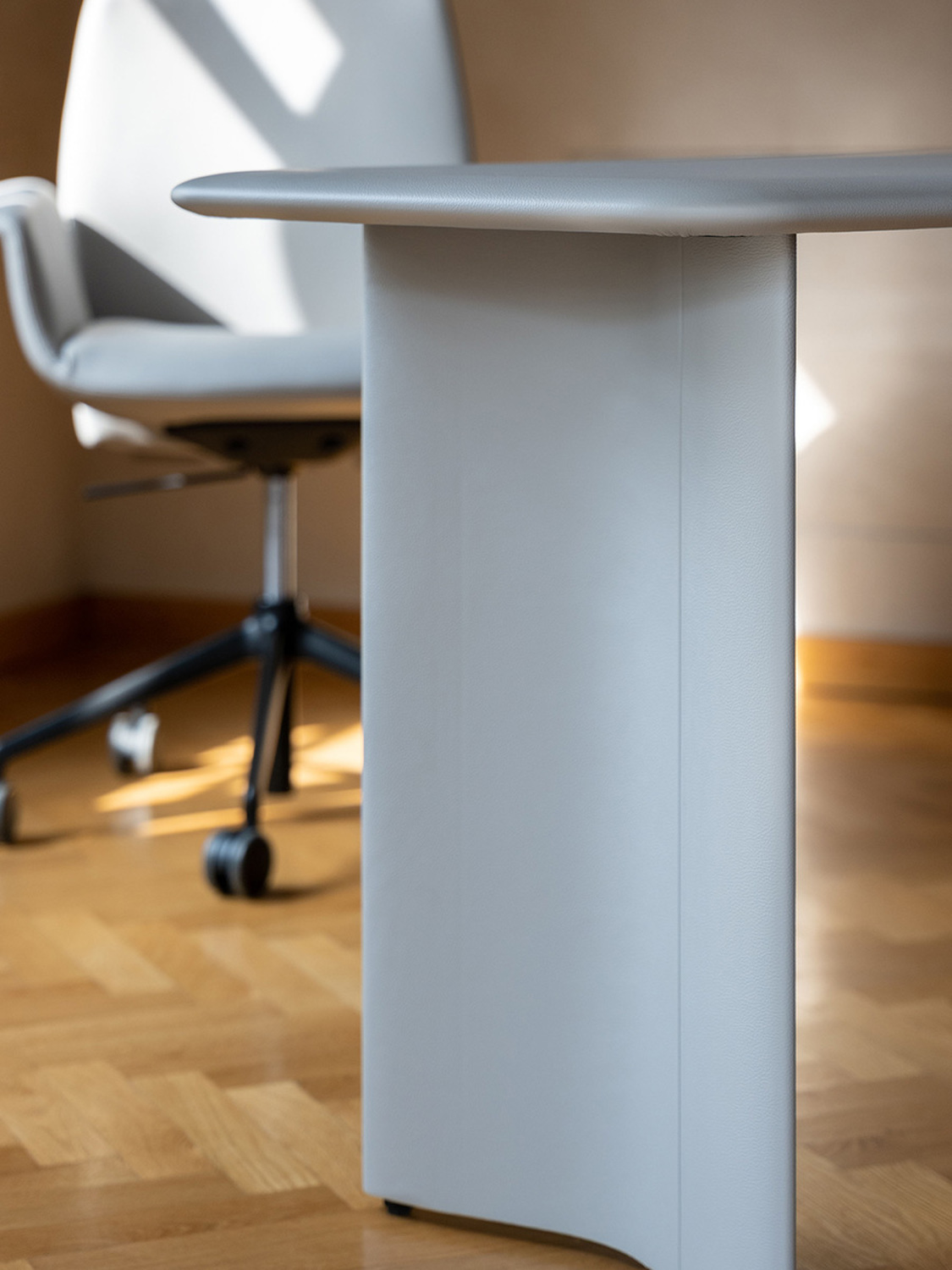 06 downtown conference 360 chair 06 downtown conference 360 chair