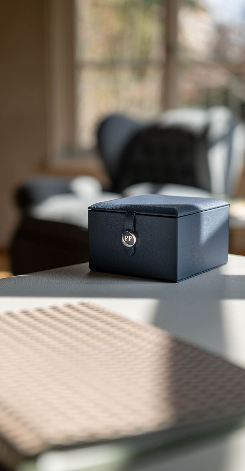 Fascination | 箱子 Poltrona Frau Fascination盒,Pelle Frau®皮革制,珠宝与手表收纳套装,内饰超细纤维和可拆卸托盘,精致意大利设计