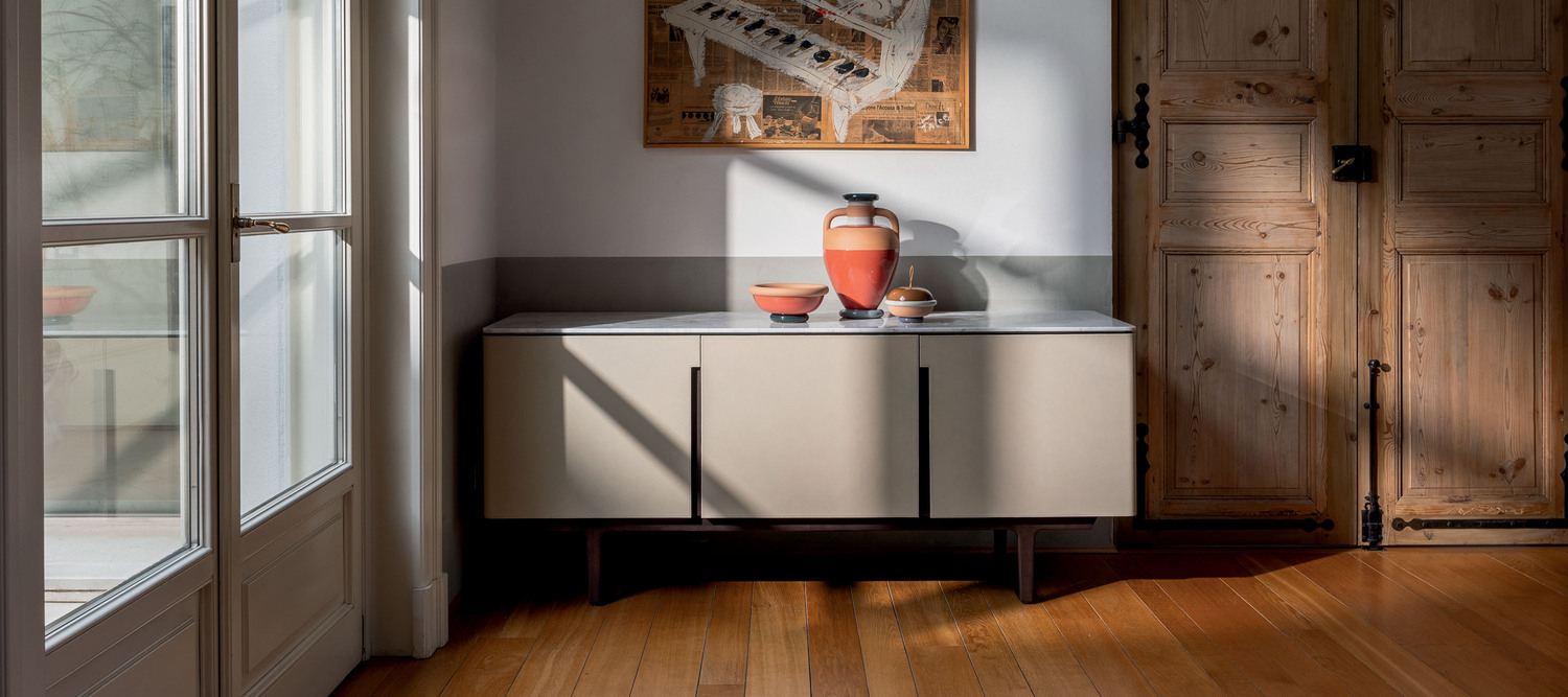 Fidelio | 低柜 Poltrona Frau的Fidelio低柜,木质,极简实用。