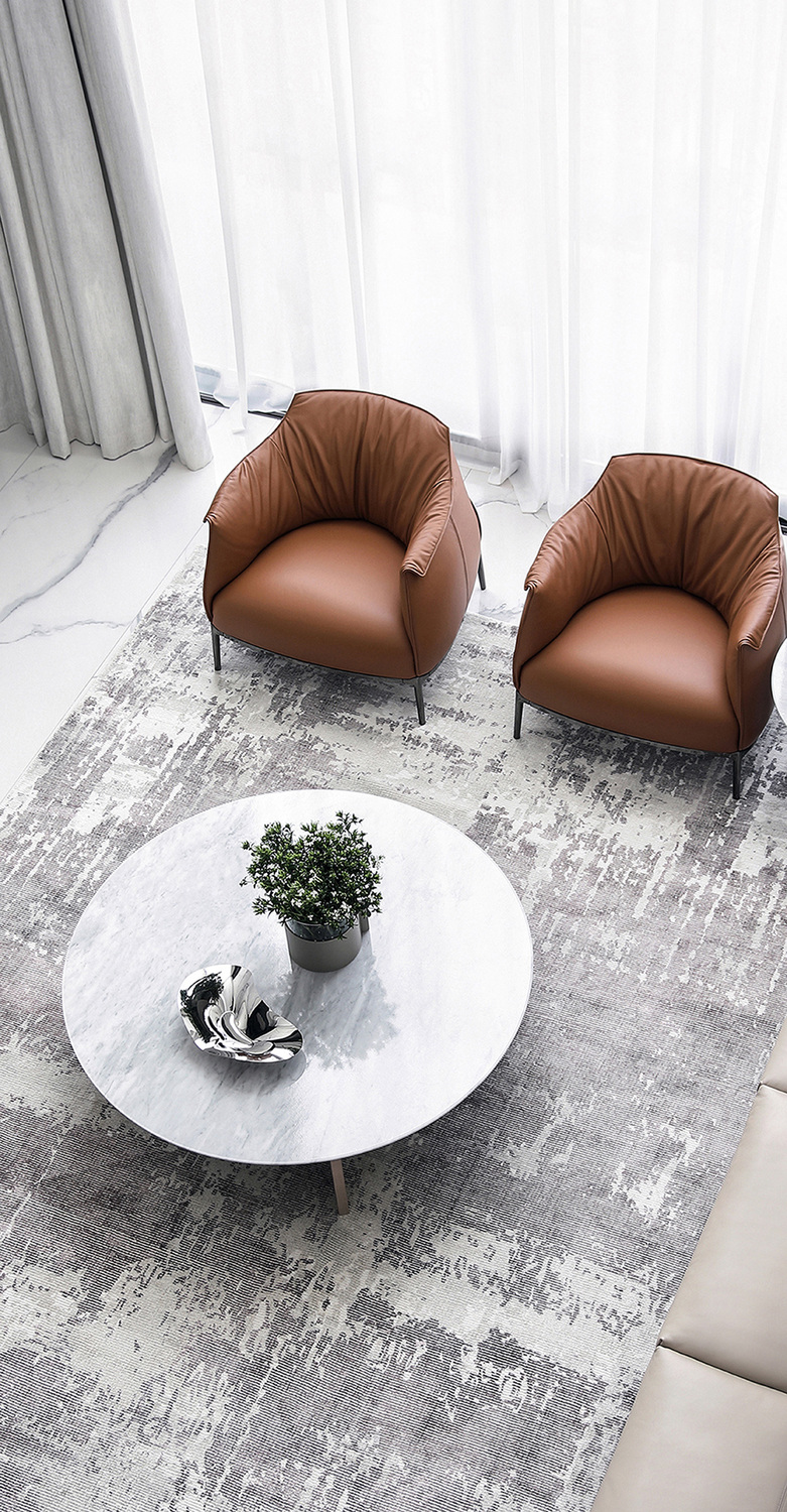 Fidelio | 小桌 Ø90cm Poltrona Frau的Fidelio直徑90公分圓桌,木質與皮革結合,義式設計典雅靈活。