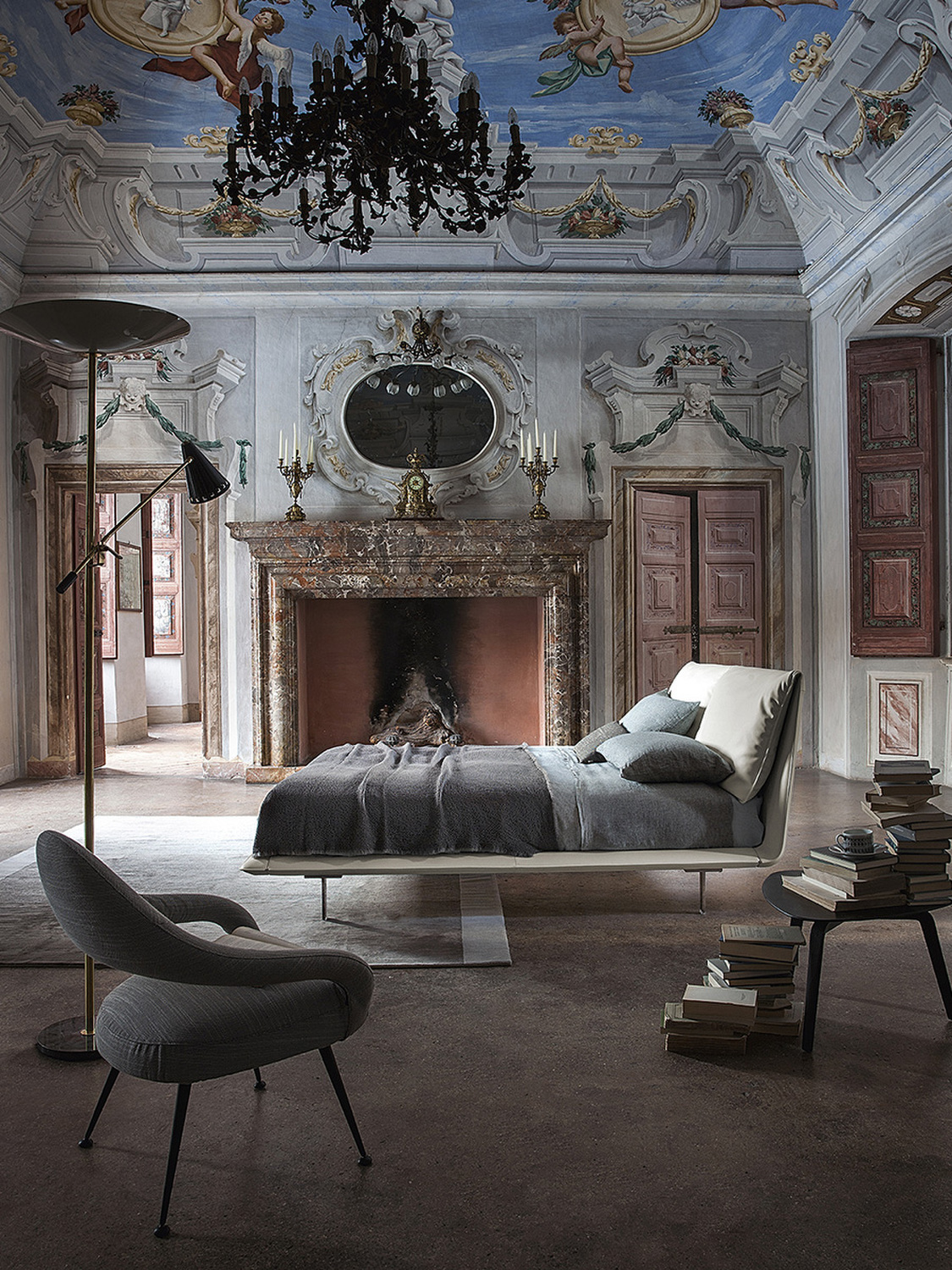 02 fiorile triangular small table