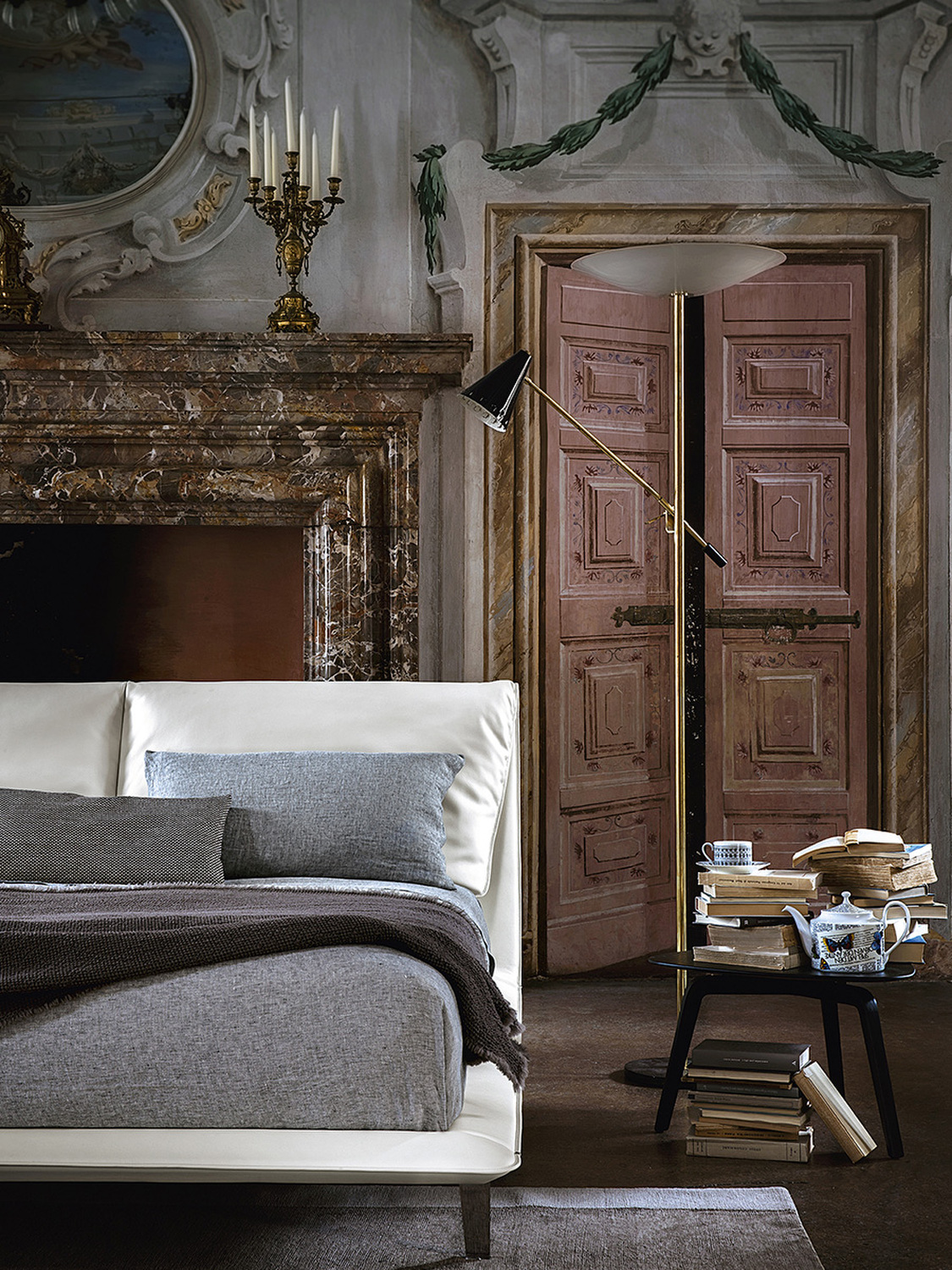 03 fiorile triangular small table