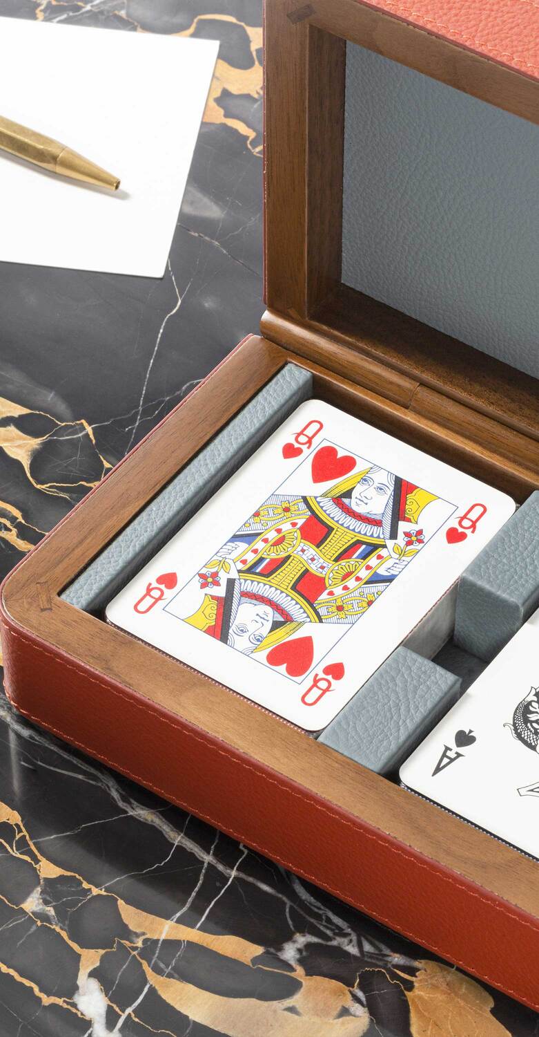 Games collection | 扑克牌木盒 Poltrona Frau Games系列木質撲克牌盒,精緻工藝設計。