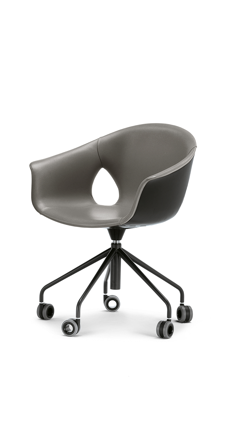 Poltrona Frau Ginger Ale 办公椅，五星脚轮底座，Pelle Frau® 皮革包覆聚合物椅壳，意大利奢华设计与精湛工艺