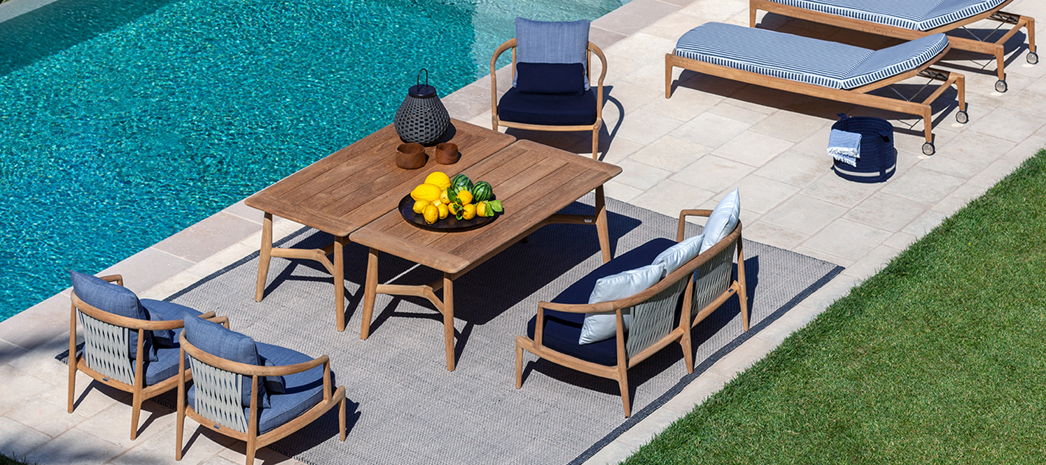 Grand Vizier | 地毯 Poltrona Frau Grand Vizier户外地毯,灰色聚丙烯纱手工编织,优雅浮雕图案与意大利工艺