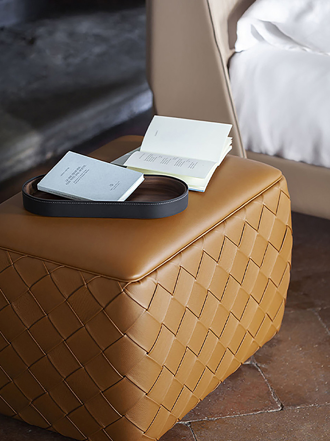 02 grant ottoman 65x45