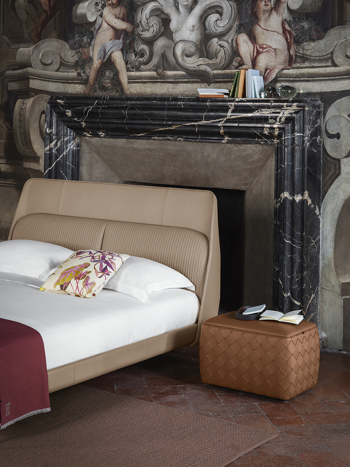 03 grant ottoman 65x45