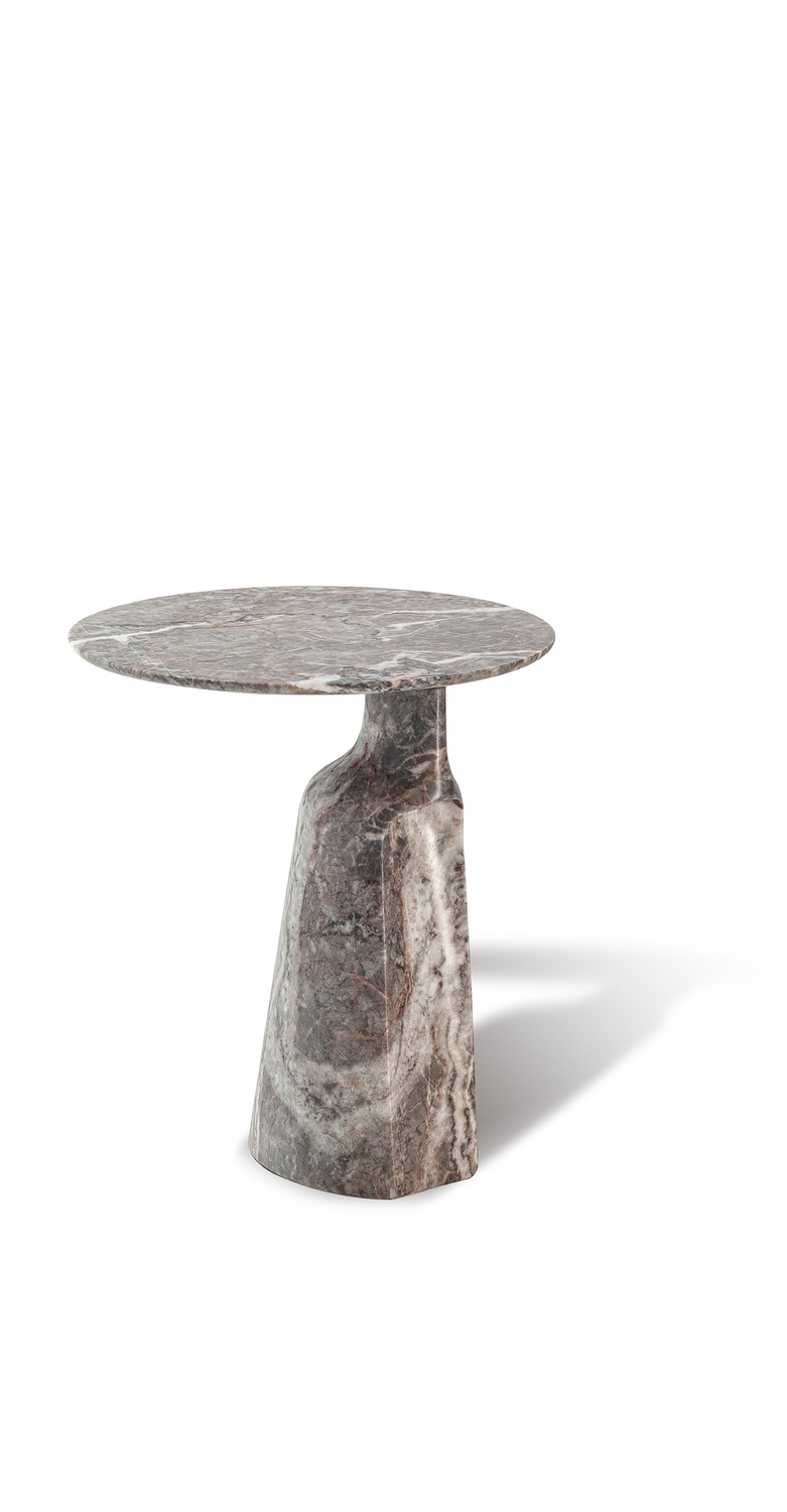 Ilary | 单体咖啡桌 Poltrona Frau Ilary 整体咖啡桌,整块 Calacatta Oro 或 Fior di Pesco 大理石雕刻,独特把手凹槽,意大利手工设计