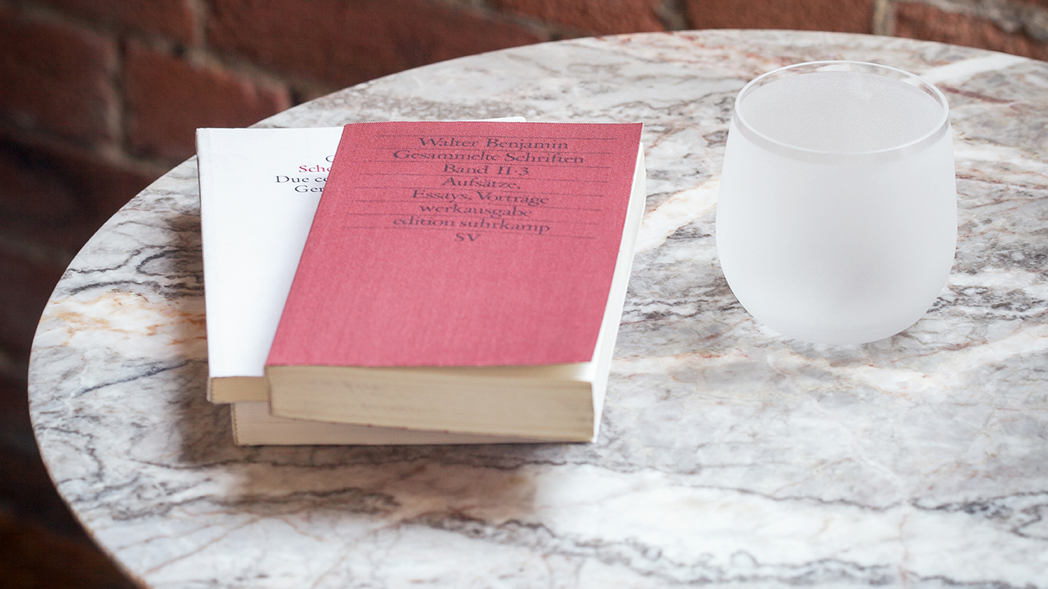 01 ilary monolitic coffee table