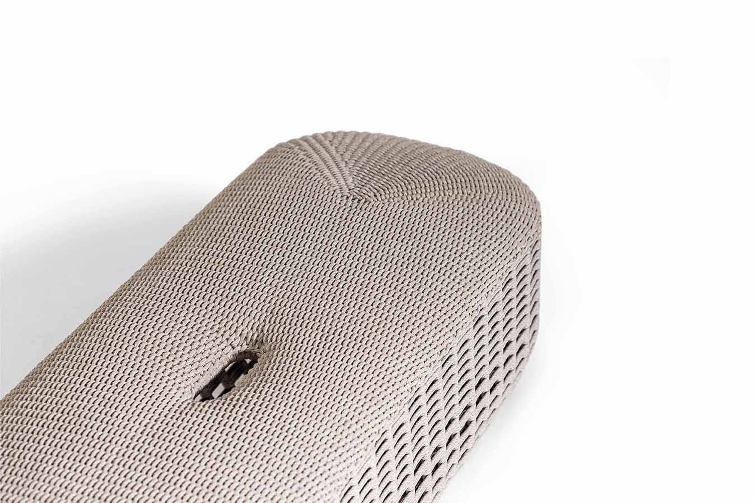 07 lepli outdoor 121x45 ottoman