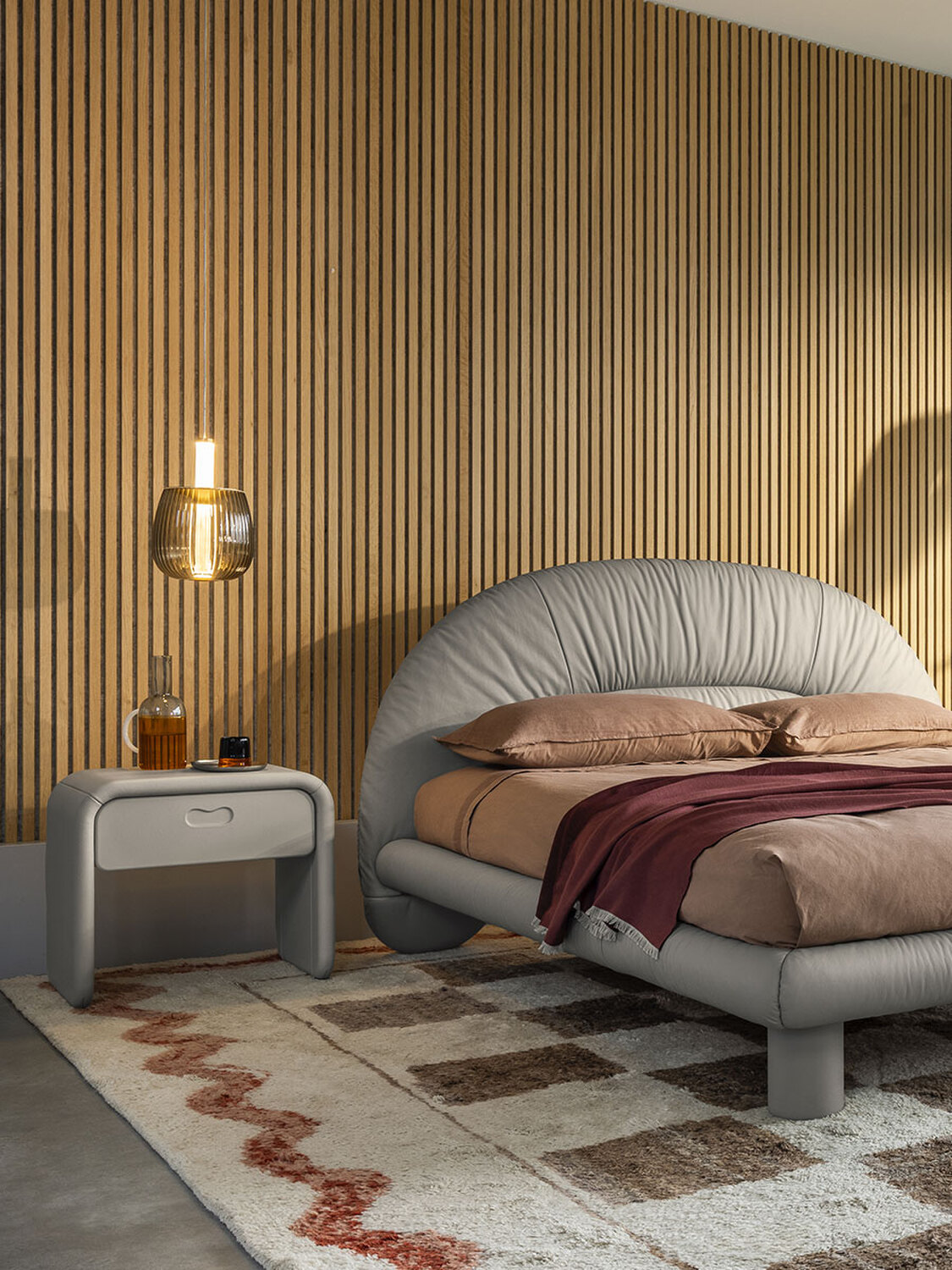 01 lielow night table