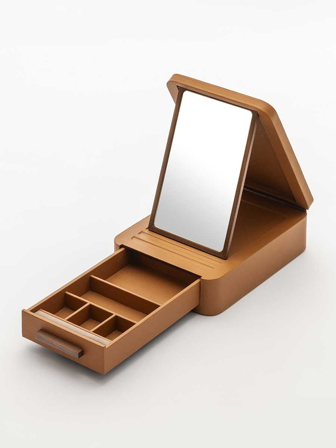 04 lifestyle jewelry box
