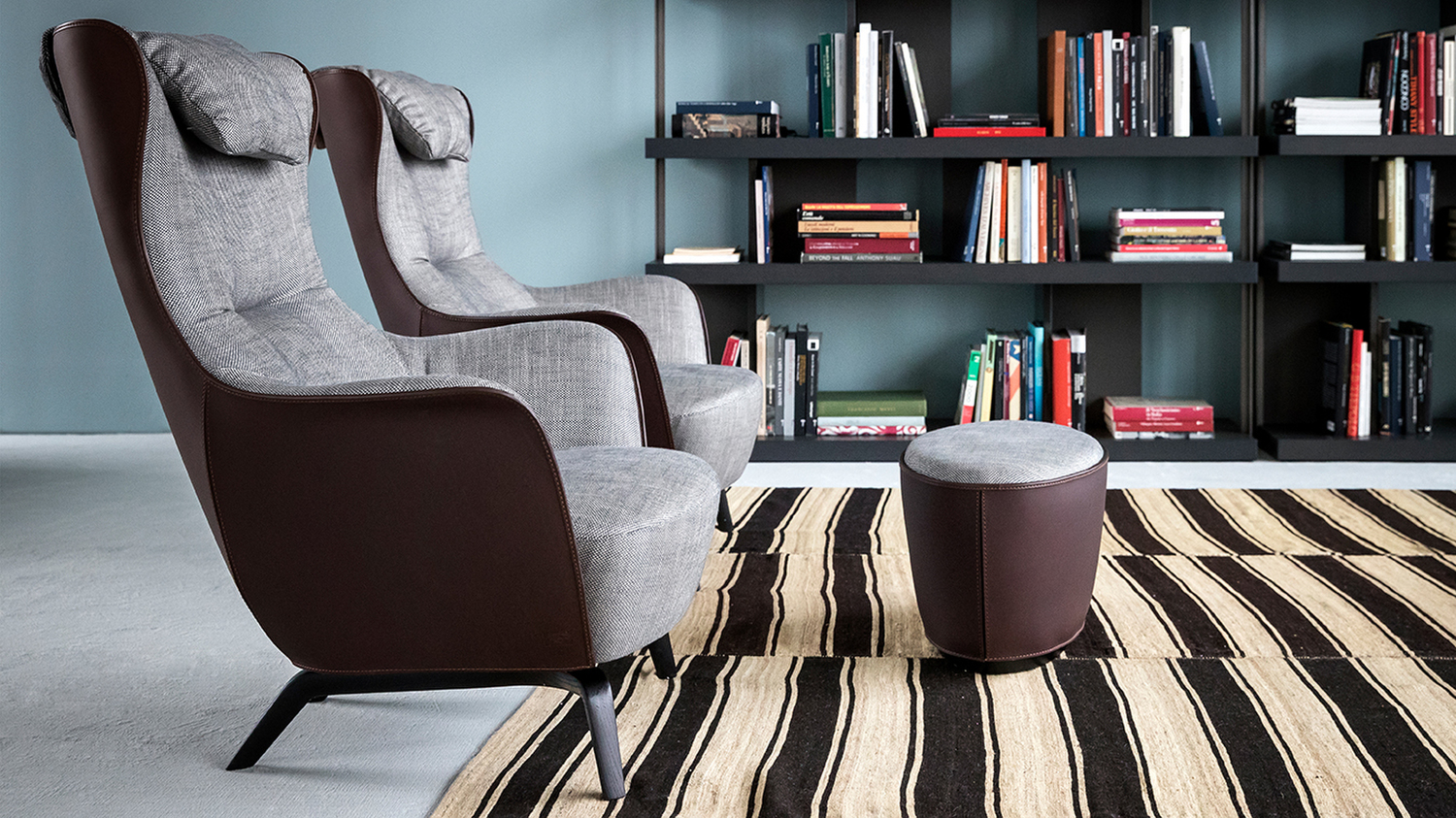 03 mamy blue ottoman