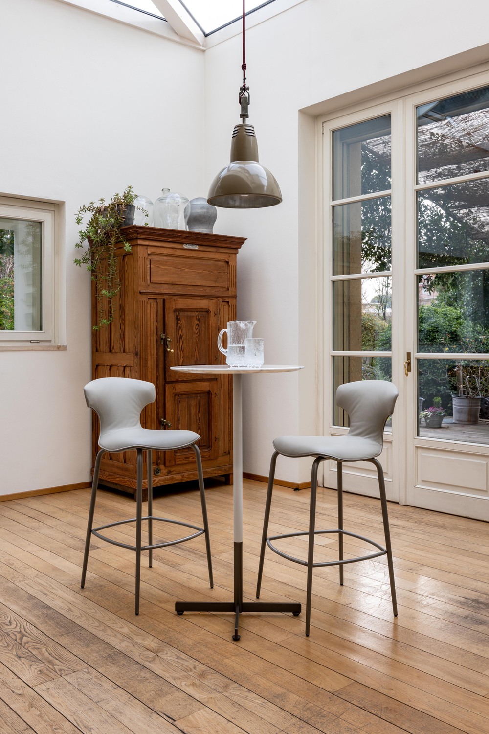 01 montera mas stool with metal base 01 montera mas stool with metal base