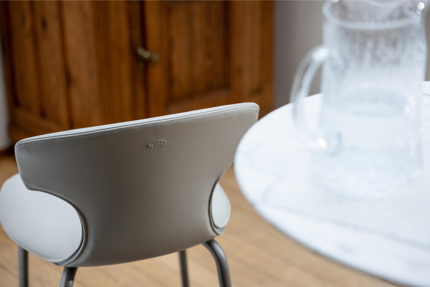 05 montera mas stool with metal base 05 montera mas stool with metal base