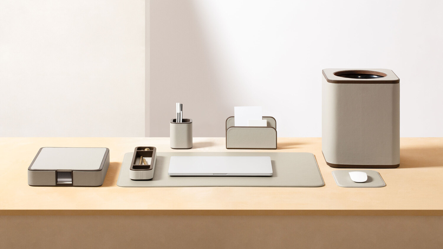 02 office desk accessories