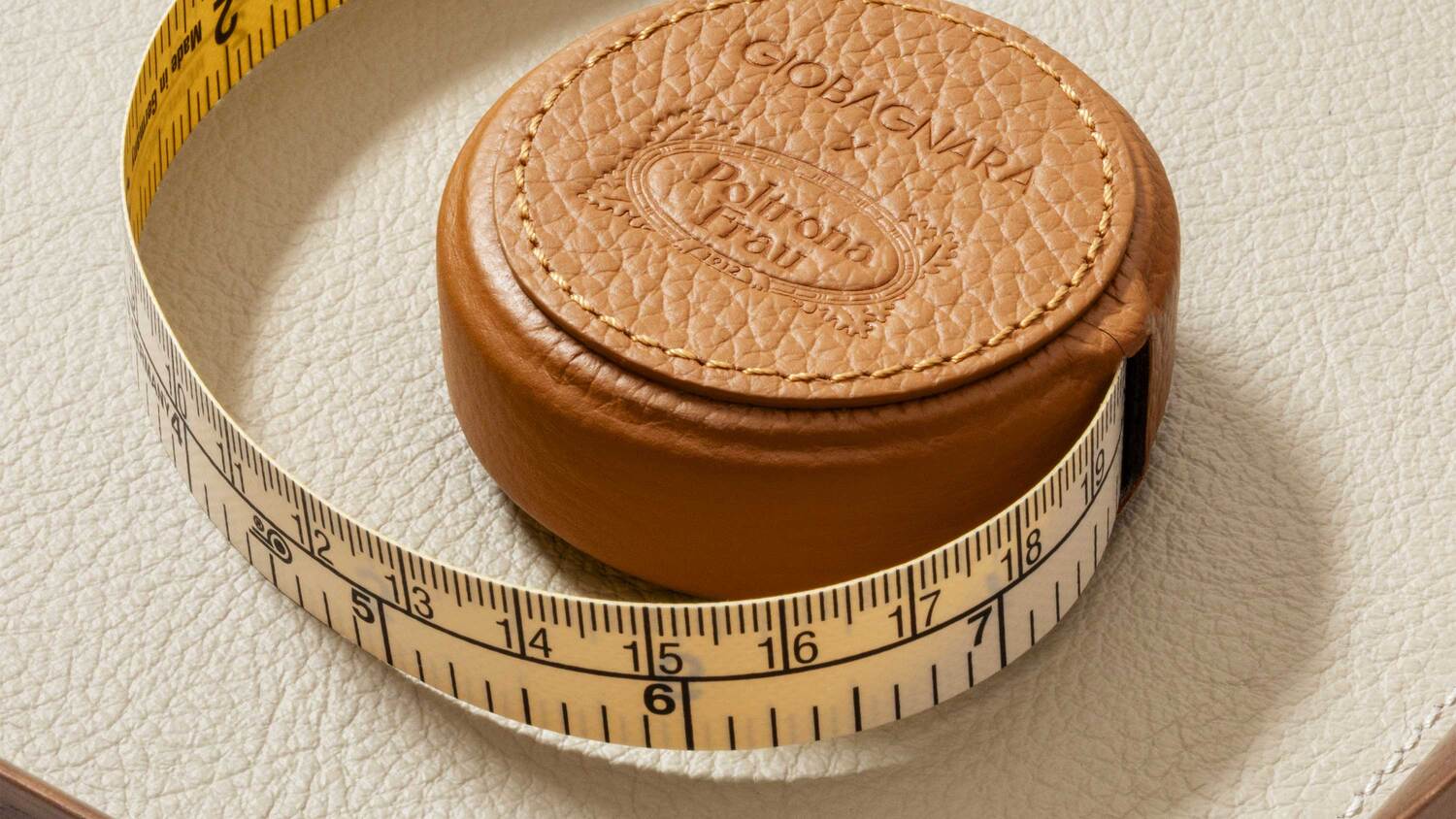 01 office retractable tape measure