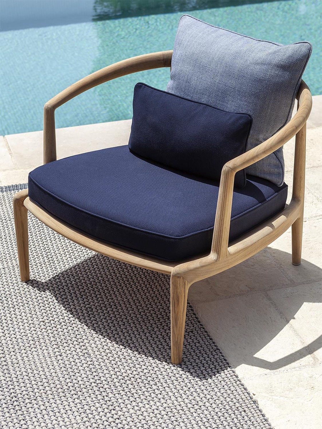 04 outdoor decorative cushions