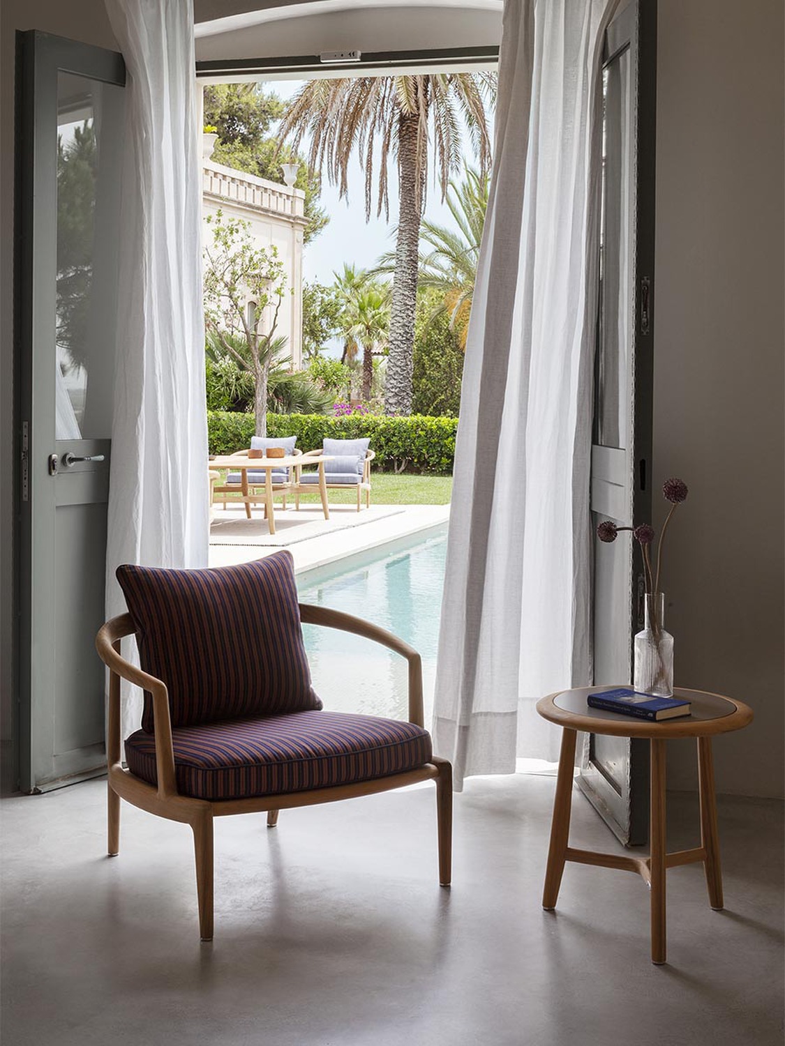 06 outdoor decorative cushions