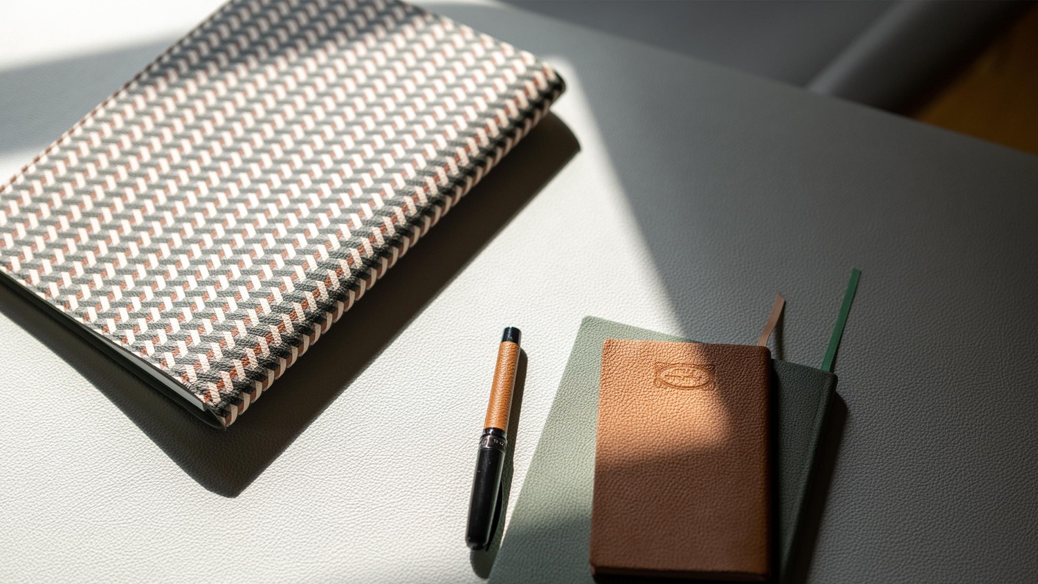 02 pineider poltrona frau a4 notepad holder 02 pineider poltrona frau a4 notepad holder