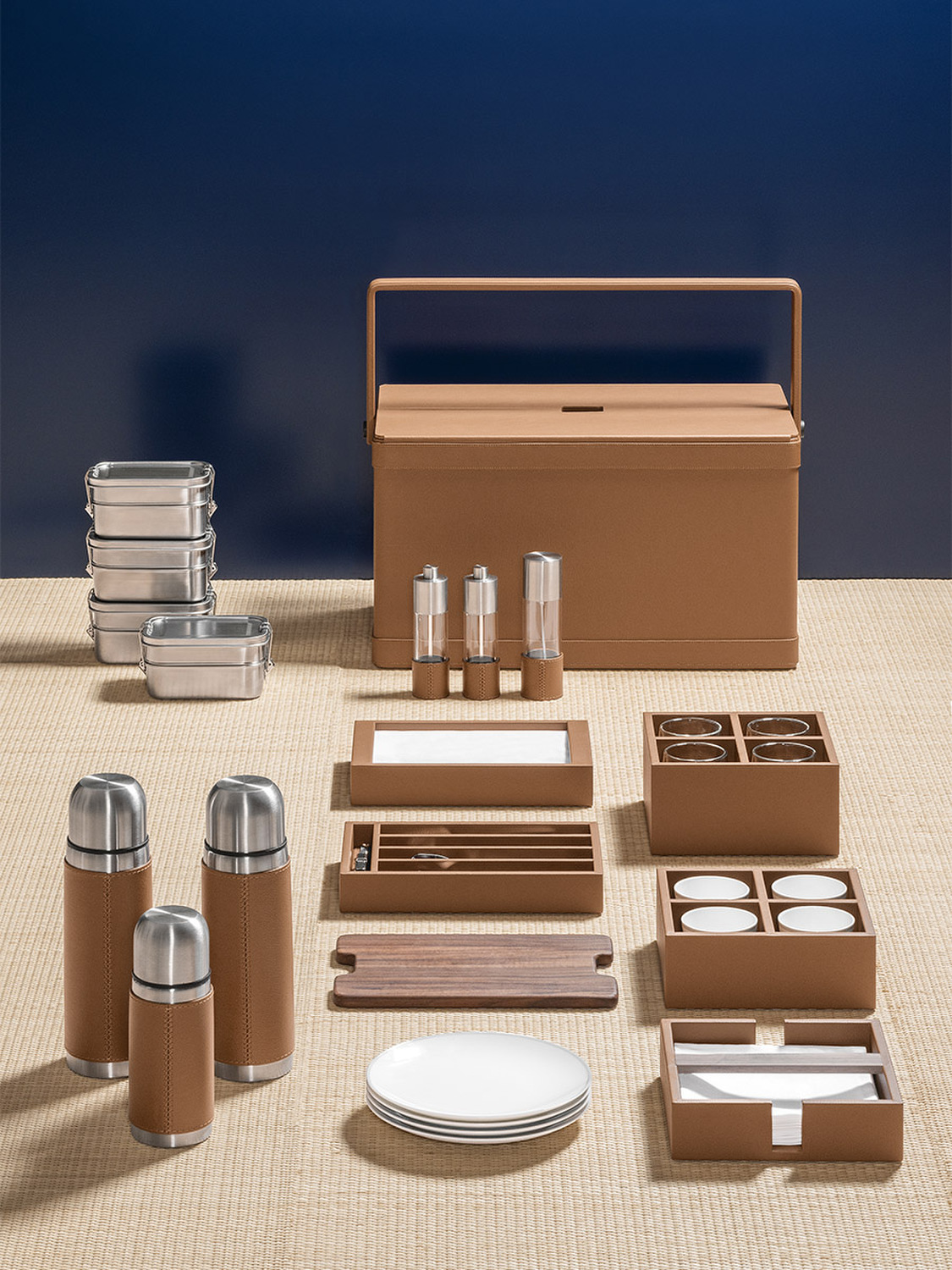 01 tableware picnic basket 01 tableware picnic basket