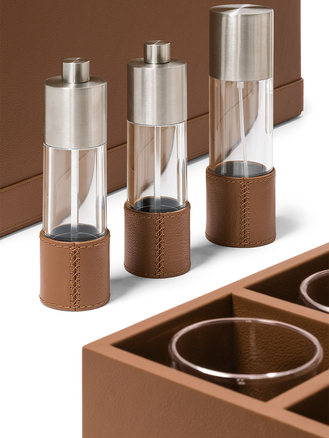 03 tableware picnic basket 03 tableware picnic basket