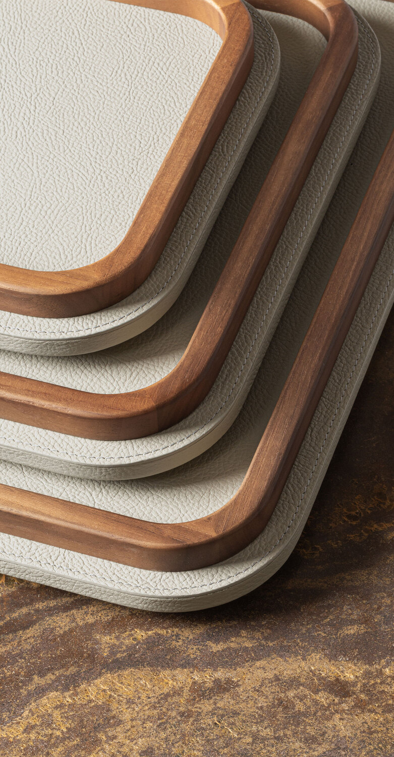 Tableware |托盘 Poltrona Frau 圆形托盘,Giobagnara设计,木质包覆 Pelle Frau® 皮革,极简风格与意大利工艺卓越