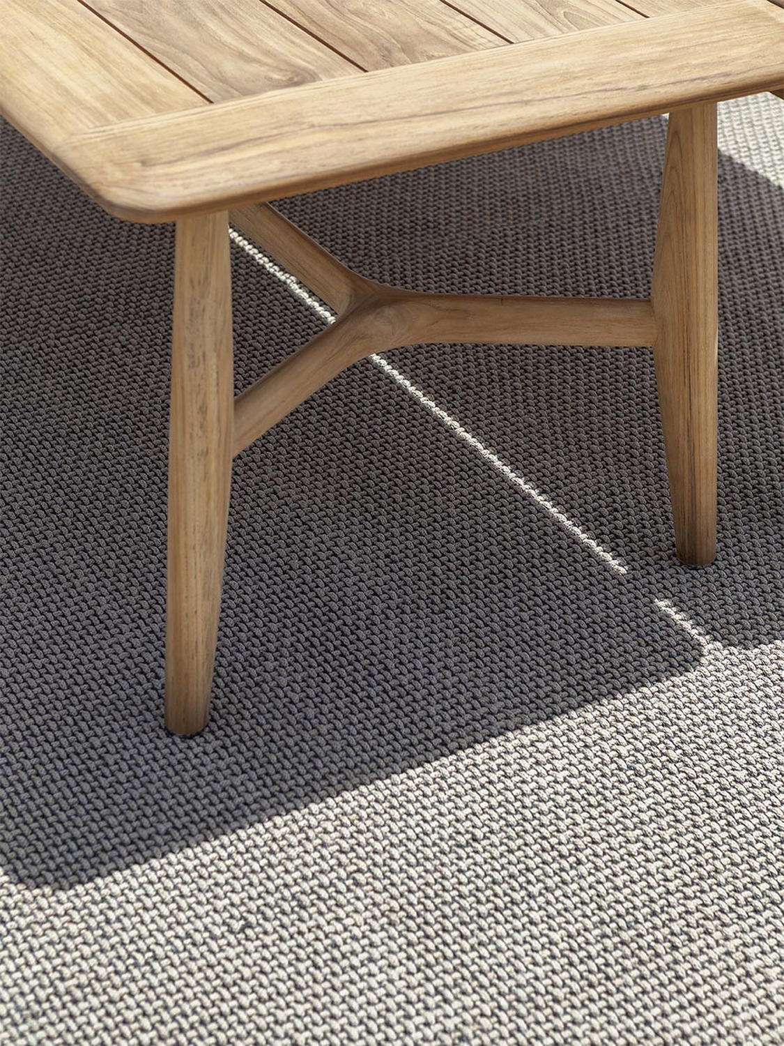 08 the secret garden 180x80 h63 table 08 the secret garden 180x80 h63 table