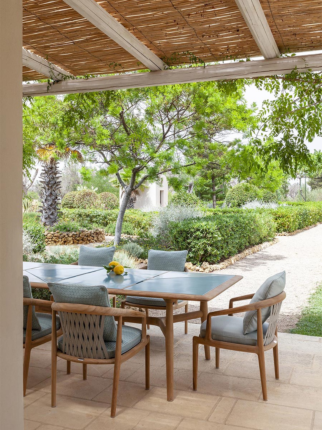 03 the secret garden 260x110 h75 table