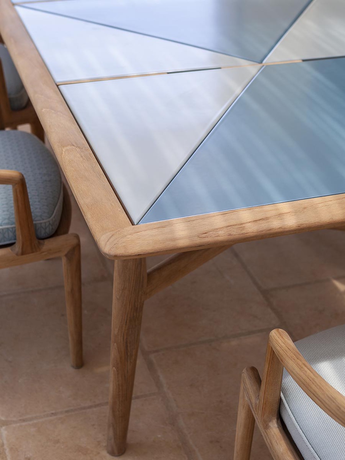 04 the secret garden 260x110 h75 table