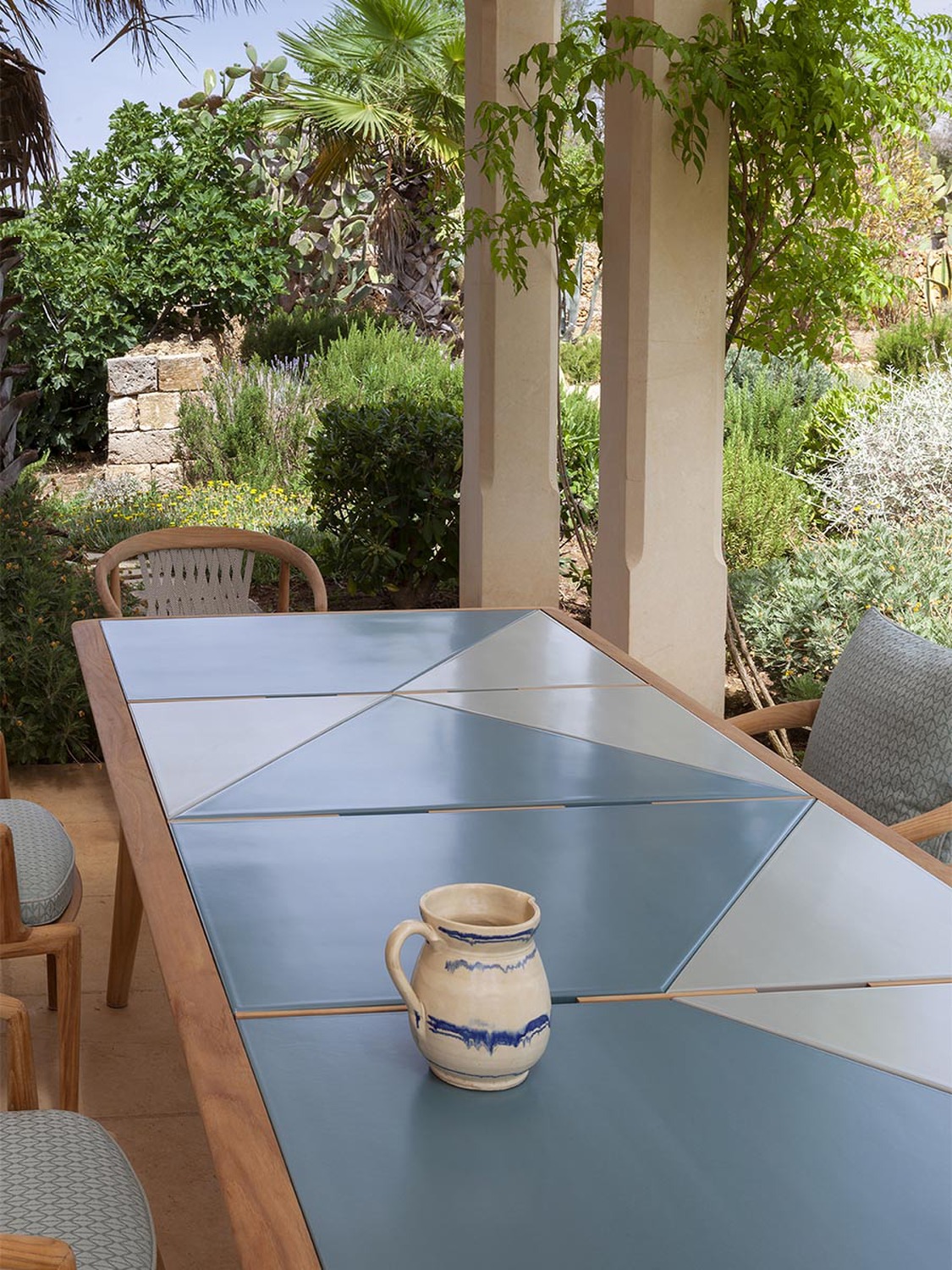 05 the secret garden 260x110 h75 table