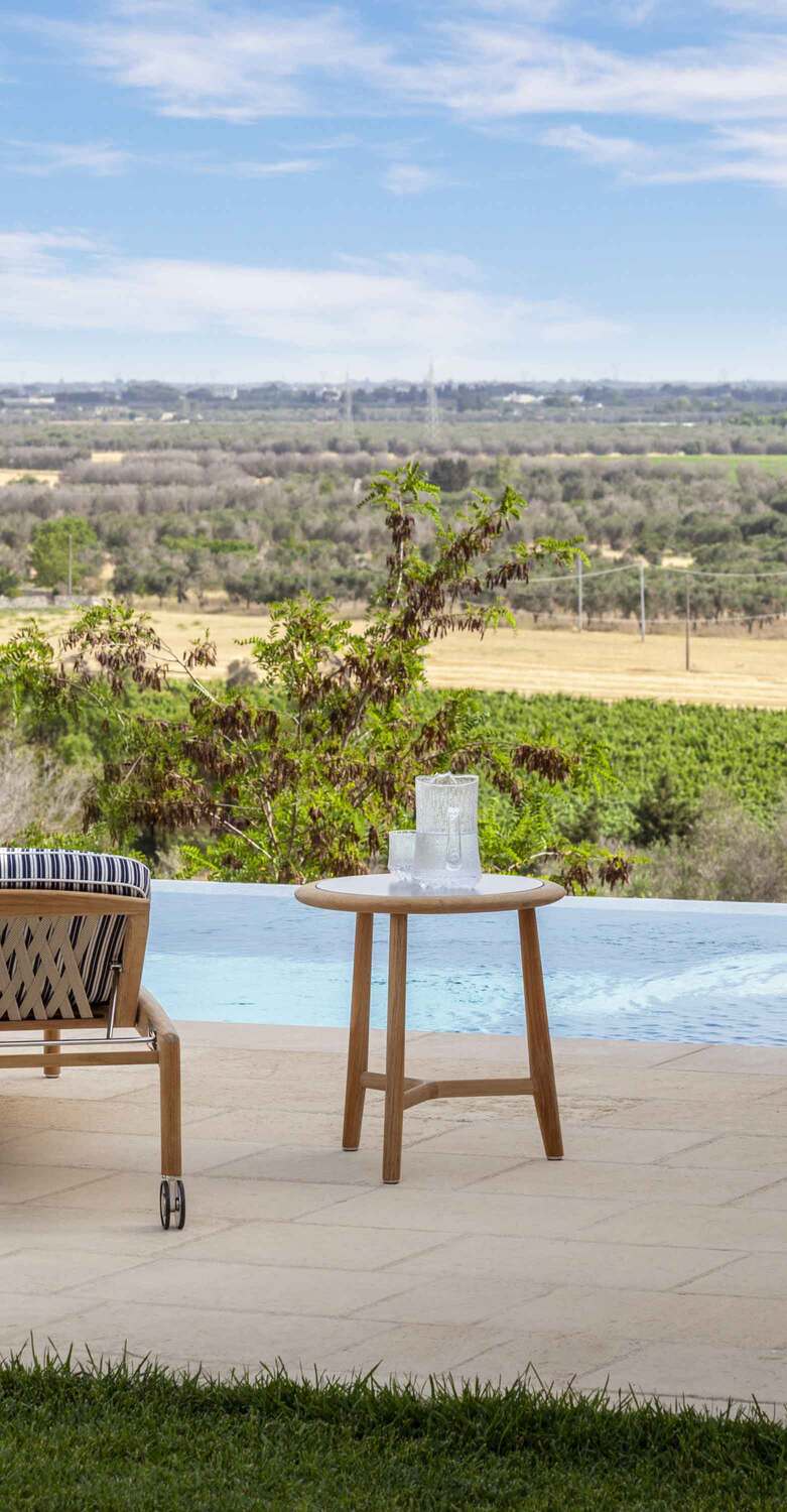 The Secret Garden | 小桌 The Secret Garden 小茶几,Poltrona Frau,自然柚木与釉面石材,意大利奢华户外设计