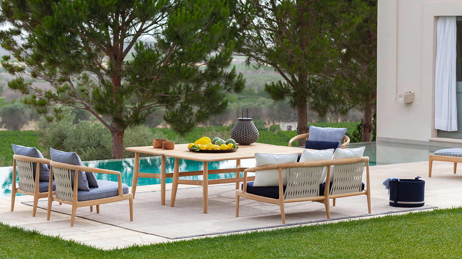 04 the secret garden sofa