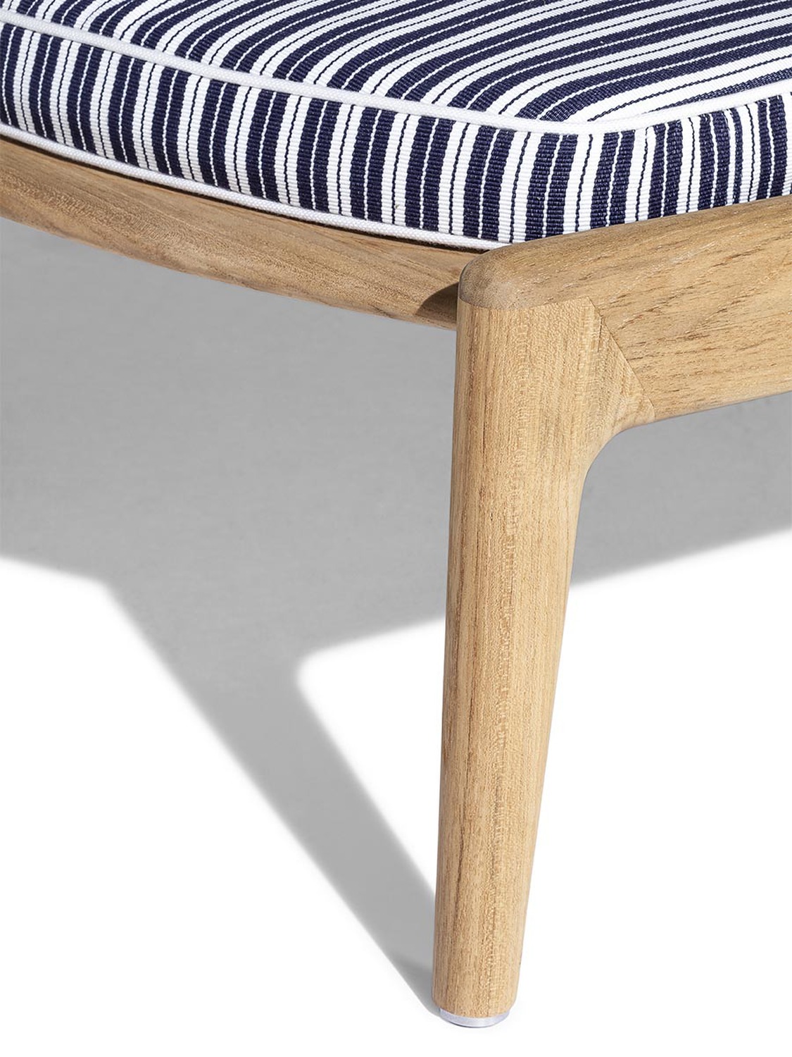 15 the secret garden sunbed