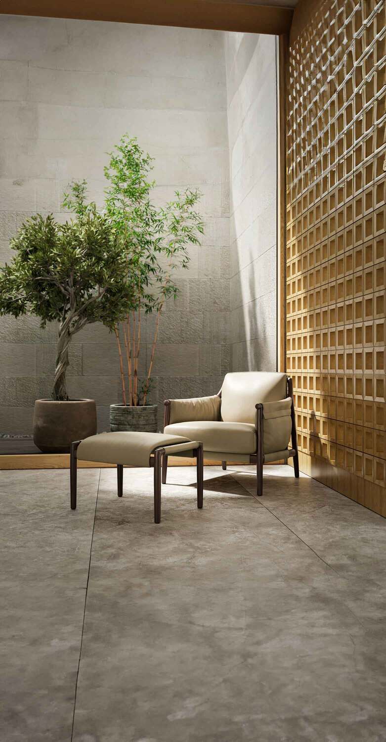 Times Lounge | 扶手椅 Times Lounge 扶手椅,Poltrona Frau,摩卡色白蜡木与Pelle Frau® 皮革,现代意大利奢华工艺